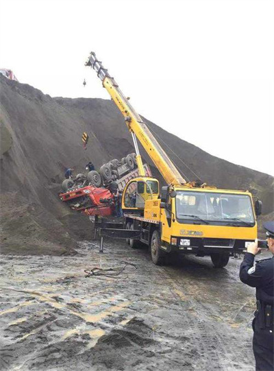 叙永上犹道路救援